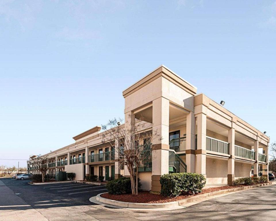 Quality Inn Windsor Mill Exterior foto